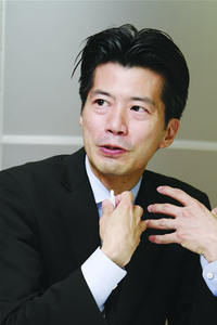 関心空間代表取締役 前田邦宏氏。「情報が多くなれば自然と質は問われる。切磋琢磨する社会の方が良いのでは」 関心空間代表取締役 前田邦宏氏。「情報が多くなれば自然と質は問われる。切磋琢磨する社会の方が良いのでは」