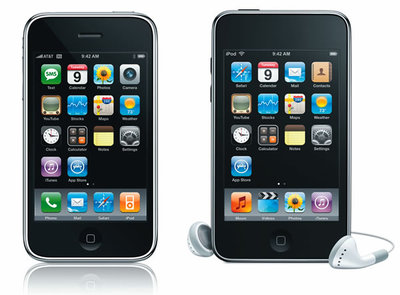 iPhone(左)とiPod touch(右)。見た目はほとんど変わらない iPhone(左)とiPod touch(右)。見た目はほとんど変わらない