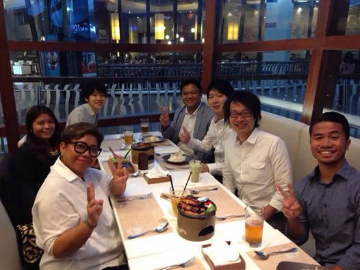 海外提携先事務所との会食場所にて 海外提携先事務所との会食場所にて