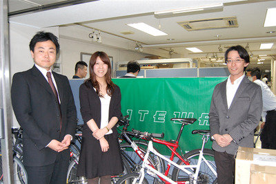 ライトウェイプロダクツジャパン株式会社 取締役経営企画室長 高島義人氏(左),マーケティング 上野梓美氏(中),株式会社インターワーク Web Service事業部 ディレクター 岩波全亮氏(右) ライトウェイプロダクツジャパン株式会社 取締役経営企画室長 高島義人氏(左),マーケティング 上野梓美氏(中),株式会社インターワーク Web Service事業部 ディレクター 岩波全亮氏(右)