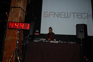 SFNewTech。会場となる倉庫と会場風景。 SFNewTech。会場となる倉庫と会場風景。