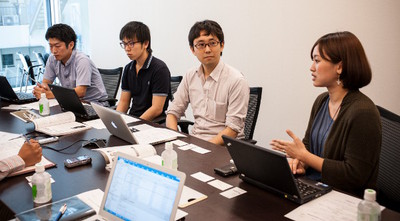 写真 (左から)安田氏,内藤氏,藤坂氏,松井氏 写真 (左から)安田氏,内藤氏,藤坂氏,松井氏