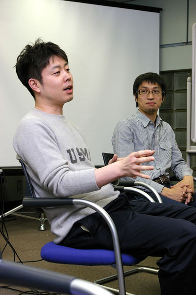 左から，米林さん，久末さん