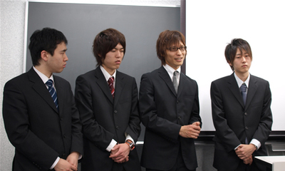 NISLabメンバー。左から松下知明さん，清水誠さん，加藤宏樹さん，中島申詞さん