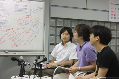 ノウハウについて語る，池邉さん（中央）