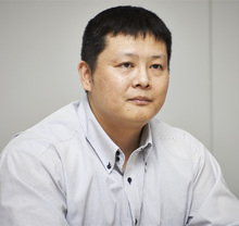 写真1 ソフトバンクモバイル(株) 情報システム本部 システム基盤統括部 ミドルウェア基盤部 ミドルウェア基盤課 課長 山中健氏 写真1 ソフトバンクモバイル(株) 情報システム本部 システム基盤統括部 ミドルウェア基盤部 ミドルウェア基盤課 課長 山中健氏