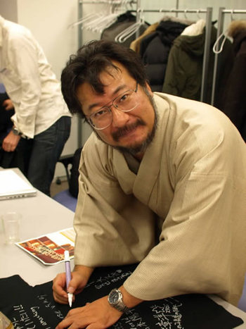 和服姿の小飼氏からニッコリとサインを頂戴した