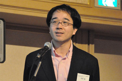 お仕事の内容を身内などITに不慣れな方に説明しにくいので，今回の授賞式にはお母様を招待し，仕事の成果の1つを見せたかったとのこと。