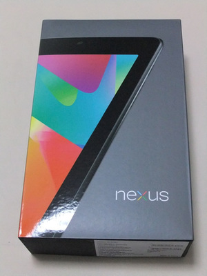 Nexus 7のパッケージ。一部では,32GBストレージの端末が届いているようですが,筆者の端末は16GBでした Nexus 7のパッケージ。一部では,32GBストレージの端末が届いているようですが,筆者の端末は16GBでした