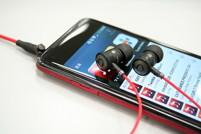音楽を聴くならHTC J 音楽を聴くならHTC J
