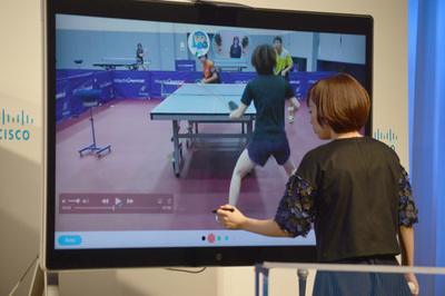 Cisco Sparkのホワイトボード機能を使うことで,インタラクティブなマーキングやコミュニケーションが取れ,過去の練習や試合のビデオを使ってディスカッションすることも可能となる Cisco Sparkのホワイトボード機能を使うことで,インタラクティブなマーキングやコミュニケーションが取れ,過去の練習や試合のビデオを使ってディスカッションすることも可能となる