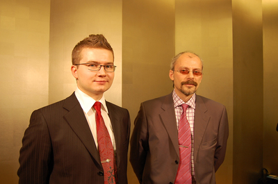 Kaspersky Labウィルス研究所 所長Stanislav Shevchenko氏（右），ウィルスアナリストVitaliy Kamlyuk氏（左）