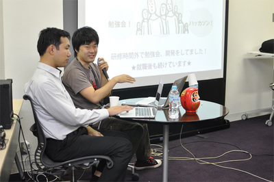 聞き手のだるまジャパン 水野将史氏(左)と尾崎慎一氏 聞き手のだるまジャパン 水野将史氏(左)と尾崎慎一氏