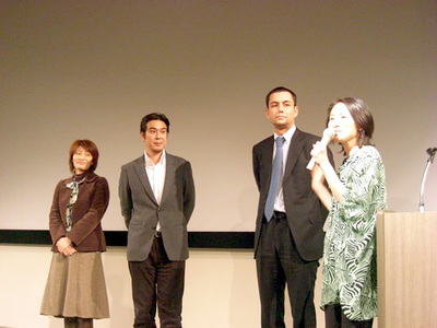 株式会社キッズステーションのメンバーと林氏。 株式会社キッズステーションのメンバーと林氏。
