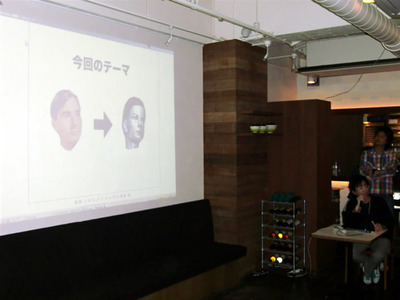 実際にネット上にある貝畑氏の顔写真データを使い，デモ中にポリゴン化を行いました。