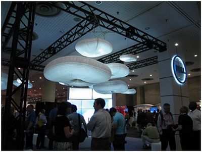 Dellbブースでは雲(!?)が浮かんでいました。 Dellbブースでは雲(!?)が浮かんでいました。