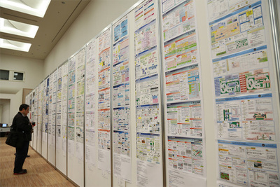会場に貼り出されていた出場各チームのモデル図 会場に貼り出されていた出場各チームのモデル図