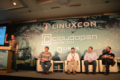 パネルの模様。左から司会のFernando Luis Vazquez Cao氏(NTT),Daniel Veillard氏(Red Hat),Bruno Cornec氏(HP),David Nalley氏(Citrix),Nigel Kersten氏(Puppet Labs) パネルの模様。左から司会のFernando Luis Vazquez Cao氏(NTT),Daniel Veillard氏(Red Hat),Bruno Cornec氏(HP),David Nalley氏(Citrix),Nigel Kersten氏(Puppet Labs)