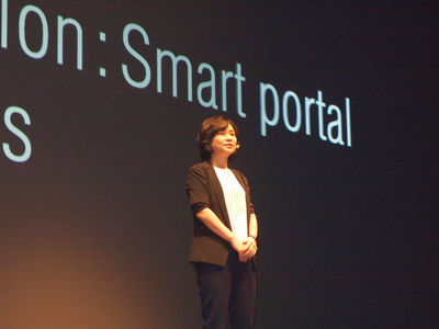 LINE株式会社CTOのPark Euivin氏。同社が目指すスマートポータル戦略に向けて,技術的要素を紹介した LINE株式会社CTOのPark Euivin氏。同社が目指すスマートポータル戦略に向けて,技術的要素を紹介した